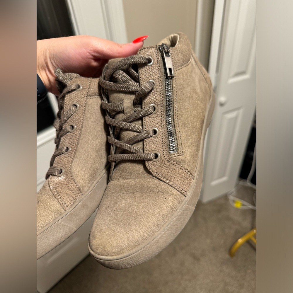 Brown color shoes